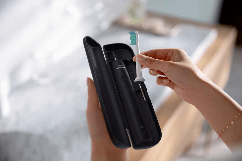 Philips Sonicare 3100 Series HX3673/14 – Black + Travel Case