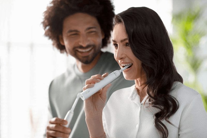 Philips Sonicare 3100 Series HX3673/13 – White + Travel Case